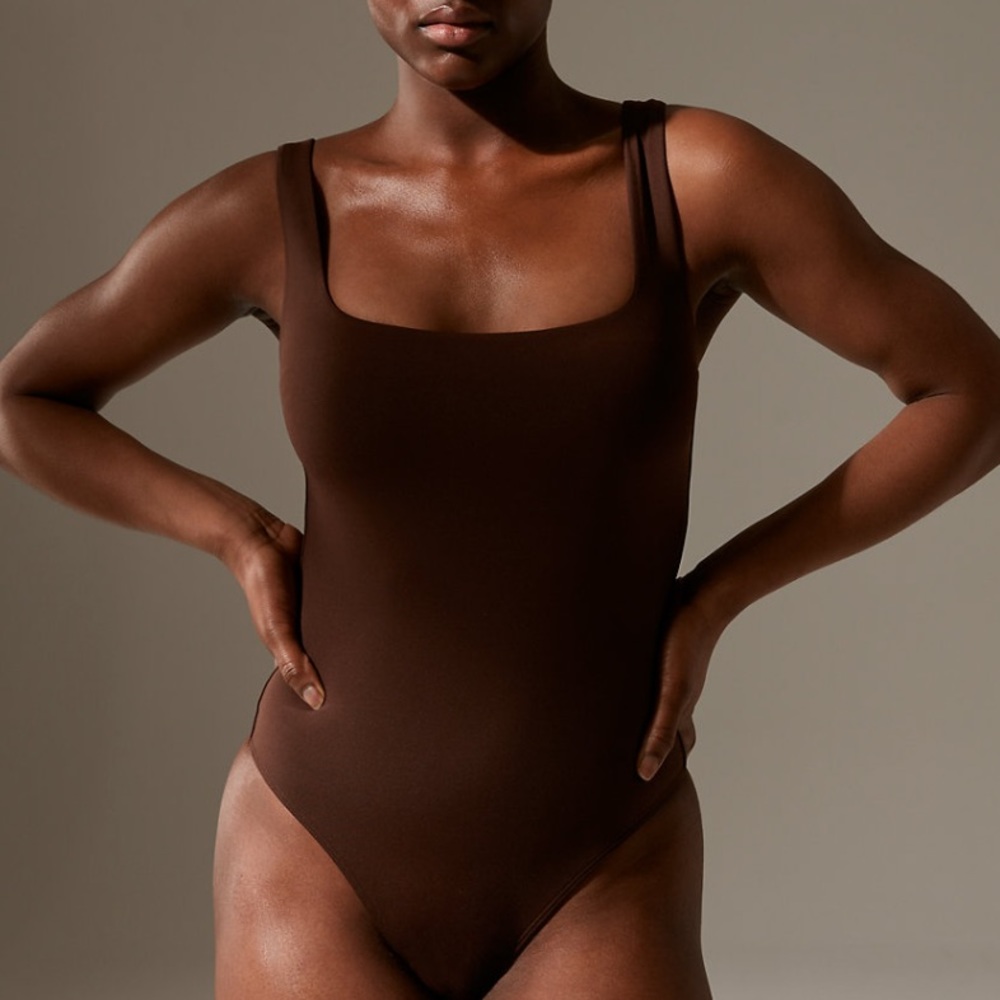 NWT Aritzia Square-neck tank bodysuit